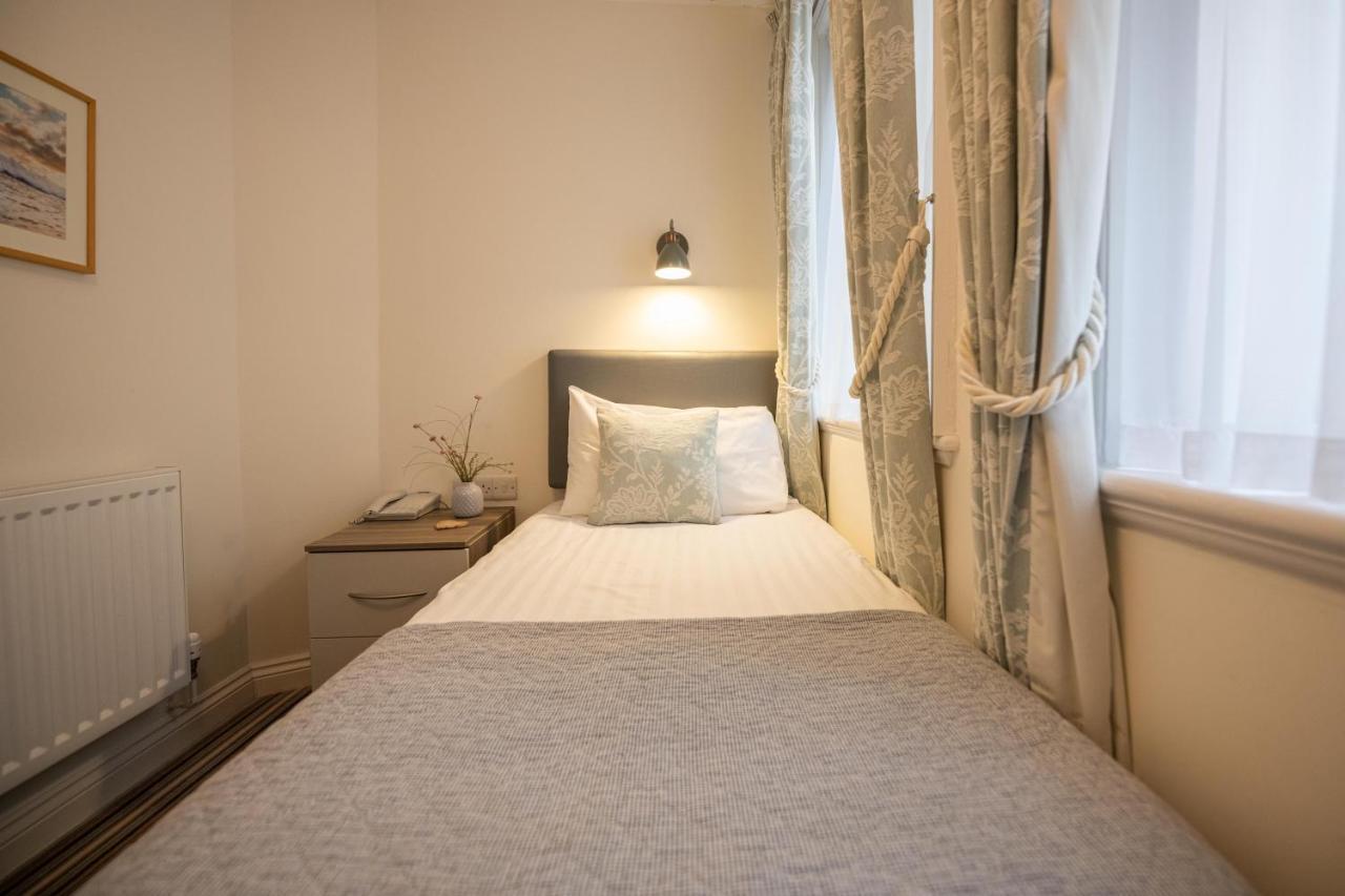 סידמות' The Kingswood Hotel מראה חיצוני תמונה